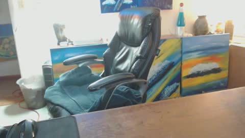 Snapshot of paulleroy chatting on 03.03.25 paulleroy online show from 03.03.25