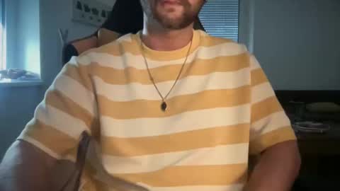 Snapshot of paulsimpsn chatting on 06.10.26 love bush online show from 06.10.26