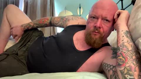 Snapshot of paulyb445 chatting on 09.24.25 paulyb445 online show from 09.24.25