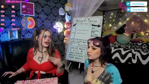 Snapshot of pawggoddess778 chatting on 01.11.25 ArtsyHeartsyy online show from 01.11.25