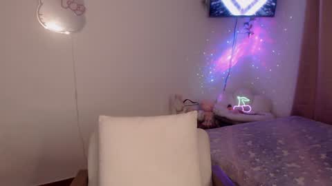 Snapshot of peacherry_ chatting on 02.05.25 peacherry_ online show from 02.05.25