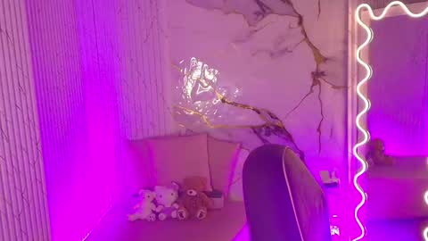 peachy_tay online show from 04.21.26