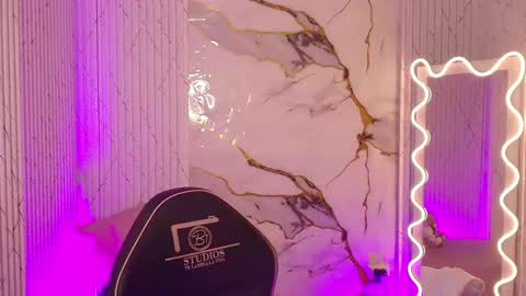 peachy_tay online show from 04.22.26