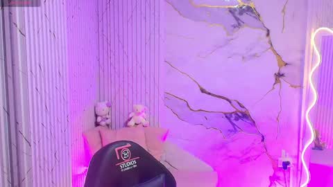 peachy_tay online show from 05.04.26