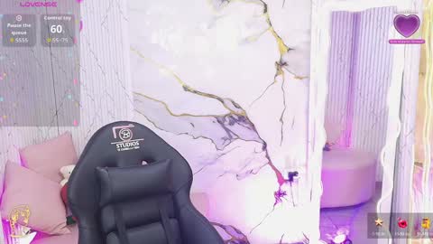 peachy_tay online show from 05.08.26