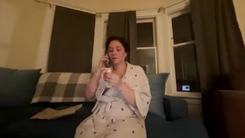 Snapshot of peachyxobsession chatting on 04.29.26 PeachyObsession online show from 04.29.26