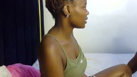 Snapshot of pearl_velvet chatting on 02.26.26 vel online show from 02.26.26