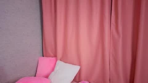 pearly_peach_ online show from 04.25.26