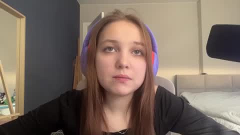 Luna Vale online show from 06.15.26