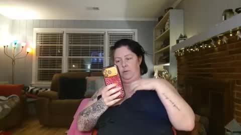 Snapshot of pegggggysue69 chatting on 04.06.26 pegggggysue69 online show from 04.06.26