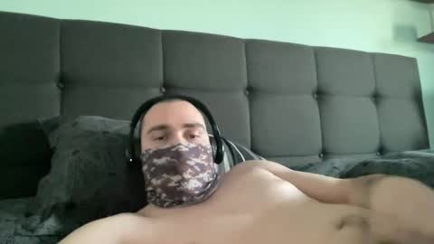 Snapshot of pelao2007 chatting on 09.15.25 easy cum online show from 09.15.25