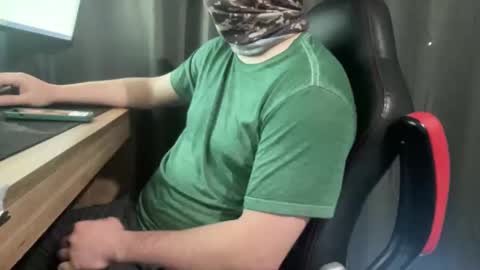 Snapshot of pelao2007 chatting on 09.23.25 easy cum online show from 09.23.25