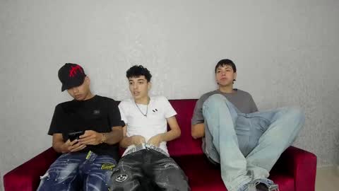 Snapshot of pelusos_mens chatting on 12.13.24 CAIN-19 ALLEN-18 RONALD-18 AUSTIN-18 MOD DANTE online show from 12.13.24