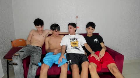 Snapshot of pelusos_mens chatting on 01.03.25 CAIN-19 ALLEN-18 RONALD-18 AUSTIN-18 MOD DANTE online show from 01.03.25