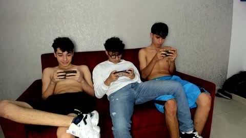 Snapshot of pelusos_mens chatting on 01.13.25 CAIN-19 ALLEN-18 RONALD-18 AUSTIN-18 MOD DANTE online show from 01.13.25
