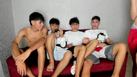 Snapshot of pelusos_mens chatting on 01.14.25 CAIN-19 ALLEN-18 RONALD-18 AUSTIN-18 MOD DANTE online show from 01.14.25