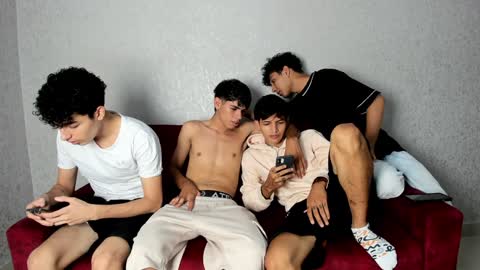 Snapshot of pelusos_mens chatting on 01.15.25 CAIN-19 ALLEN-18 RONALD-18 AUSTIN-18 MOD DANTE online show from 01.15.25