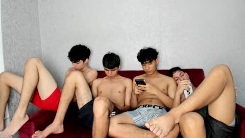 Snapshot of pelusos_mens chatting on 01.30.25 CAIN-19 ALLEN-18 RONALD-18 AUSTIN-18 MOD DANTE online show from 01.30.25