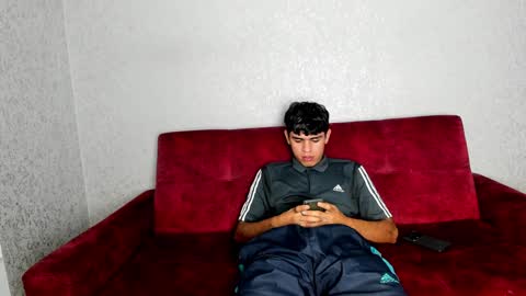 Snapshot of pelusos_mens chatting on 02.04.25 CAIN-19 ALLEN-18 RONALD-18 AUSTIN-18 MOD DANTE online show from 02.04.25