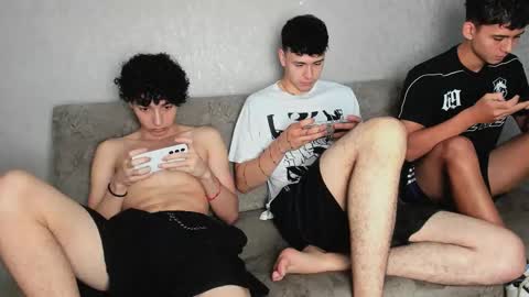 Snapshot of pelusos_mens chatting on 09.12.25 CAIN-19 ALLEN-18 RONALD-18 AUSTIN-18 MOD DANTE online show from 09.12.25