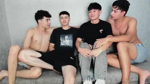 Snapshot of pelusos_mens chatting on 10.02.25 CAIN-19 ALLEN-18 RONALD-18 AUSTIN-18 MOD DANTE online show from 10.02.25