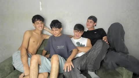 Snapshot of pelusos_mens chatting on 04.30.26 CAIN-19 ALLEN-18 RONALD-18 AUSTIN-18 MOD DANTE online show from 04.30.26