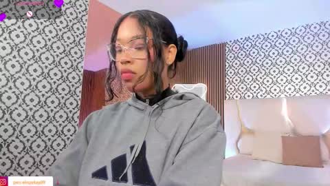 Snapshot of penelope_tay chatting on 02.05.26 penelope online show from 02.05.26