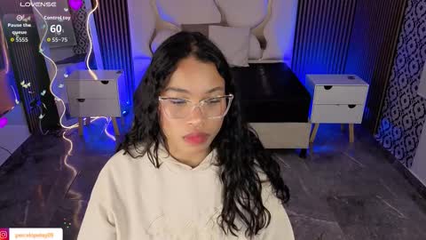 Snapshot of penelope_tay chatting on 03.06.26 penelope online show from 03.06.26