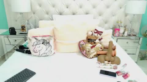 Penelope Laurent online show from 06.17.26