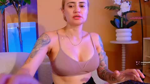 Hi Im Penelope  better vibrations  1111 online show from 05.30.26