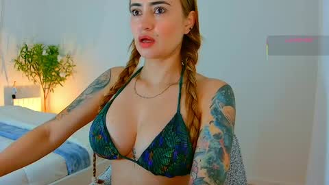 Hi Im Penelope  better vibrations  1111 online show from 06.09.26