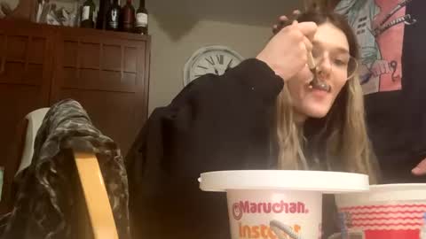 Penutbuttajelllytime online show from 02.05.25