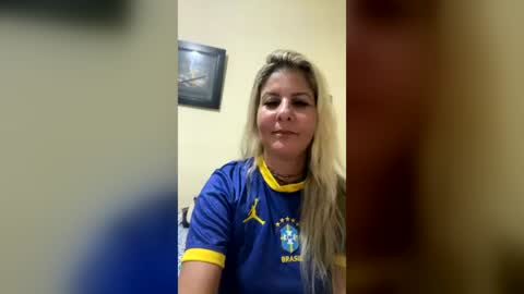Snapshot of perfilmelgata chatting on 06.20.26 SweetMel online show from 06.20.26