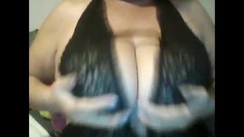 perlita070822 online show from 04.17.26