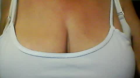 Snapshot of perlita070822 chatting on 06.20.26 perlita070822 online show from 06.20.26
