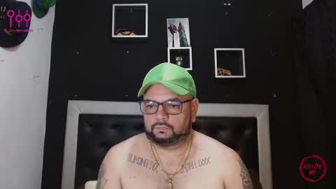 Snapshot of perverseveteranmanxxx chatting on 03.11.25 Carlos online show from 03.11.25