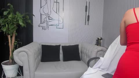 Snapshot of pervert_mia4u chatting on 02.10.26 Mia online show from 02.10.26