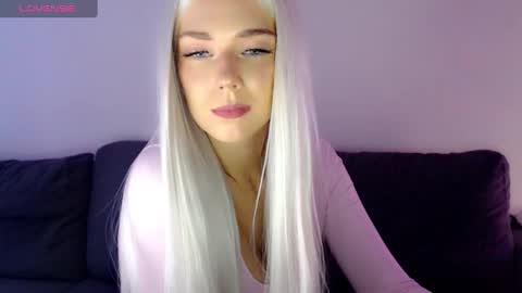 Isabella online show from 12.18.24