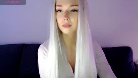 Isabella online show from 01.05.25
