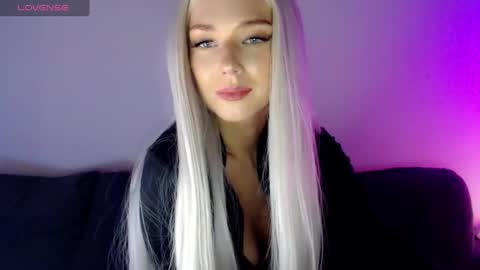 Isabella online show from 03.04.25