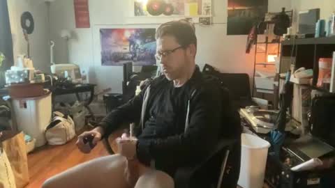 Snapshot of petehaze484617 chatting on 12.19.24 Pete Haze online show from 12.19.24