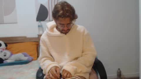 Snapshot of peter_x_annaud chatting on 10.12.25 FELIPE online show from 10.12.25