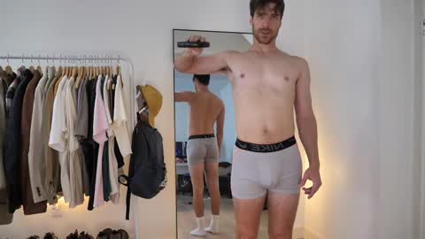 Snapshot of peterparkerrxox chatting on 10.15.25 Peter Parker online show from 10.15.25