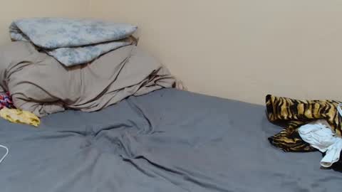 petite_bunni online show from 06.12.26