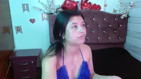 petite online show from 11.12.25