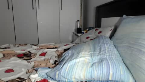petite_danielle online show from 07.18.26