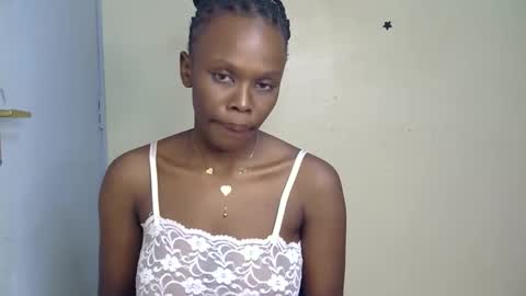 Snapshot of petite_desiree chatting on 11.20.25 Desiree online show from 11.20.25