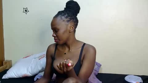 Snapshot of petite_desiree chatting on 11.29.25 Desiree online show from 11.29.25