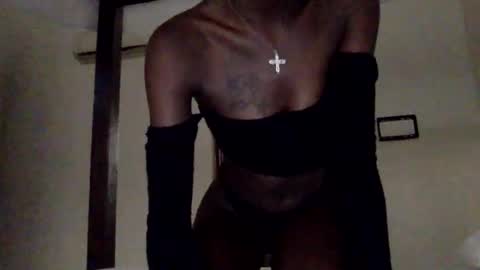 Snapshot of petite_divah254 chatting on 10.04.25 petite_divah254 online show from 10.04.25