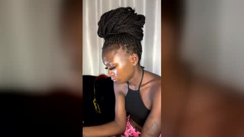 Snapshot of petite_divah254 chatting on 02.28.26 petite_divah254 online show from 02.28.26